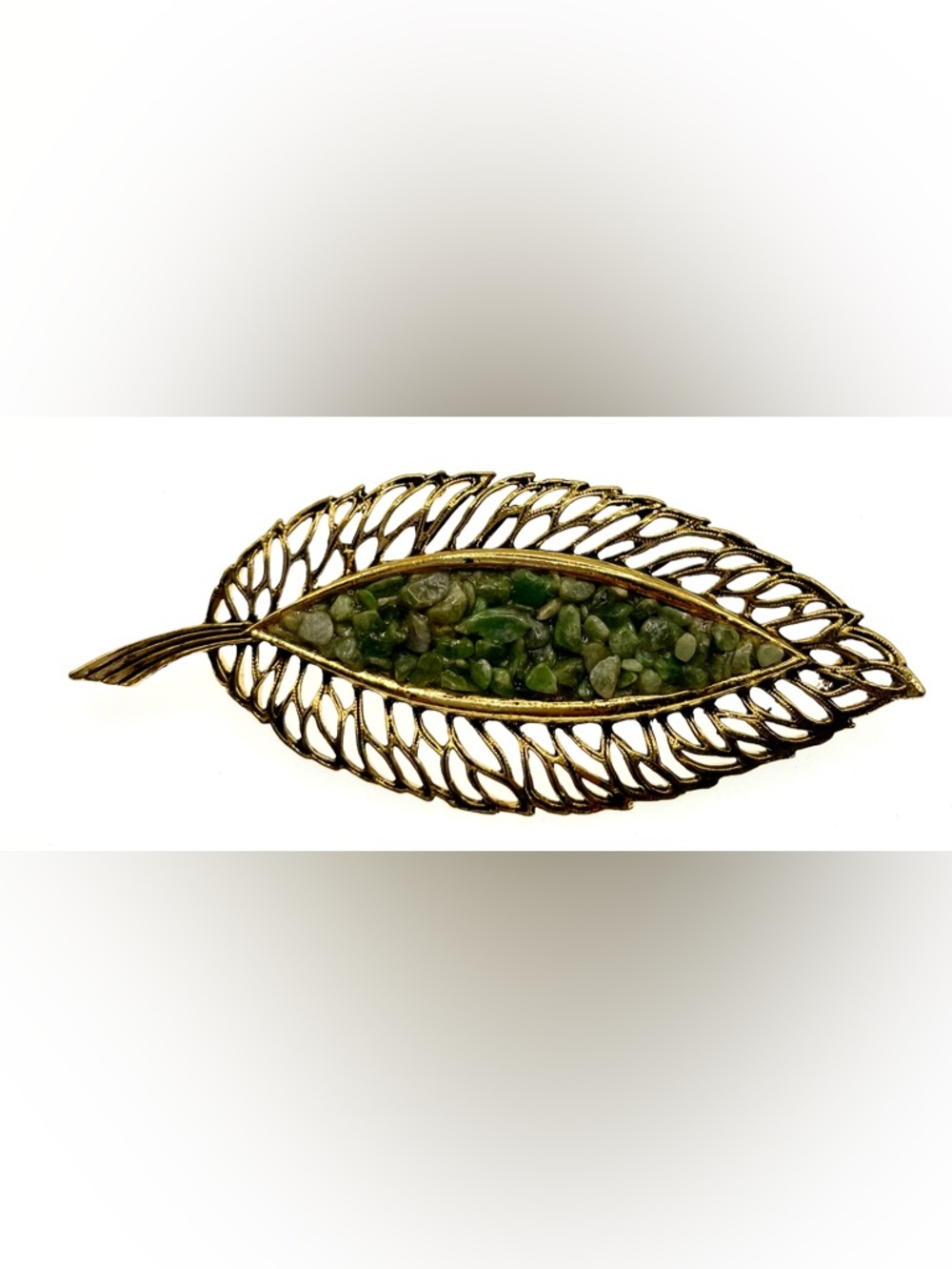 Vintage Gold Tone Leaf Brooch Green Jade Chip Inlay Mid Century Nature Pin